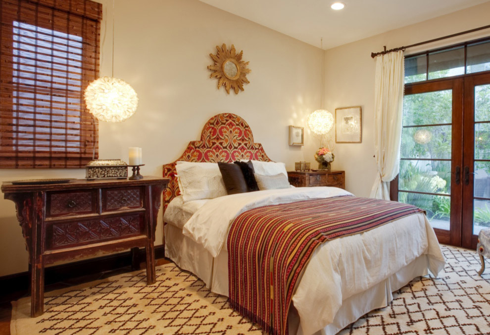 bedroom decorating ideas and designs Remodels Photos Studio Blu Los Angeles California United States traditional-bedroom