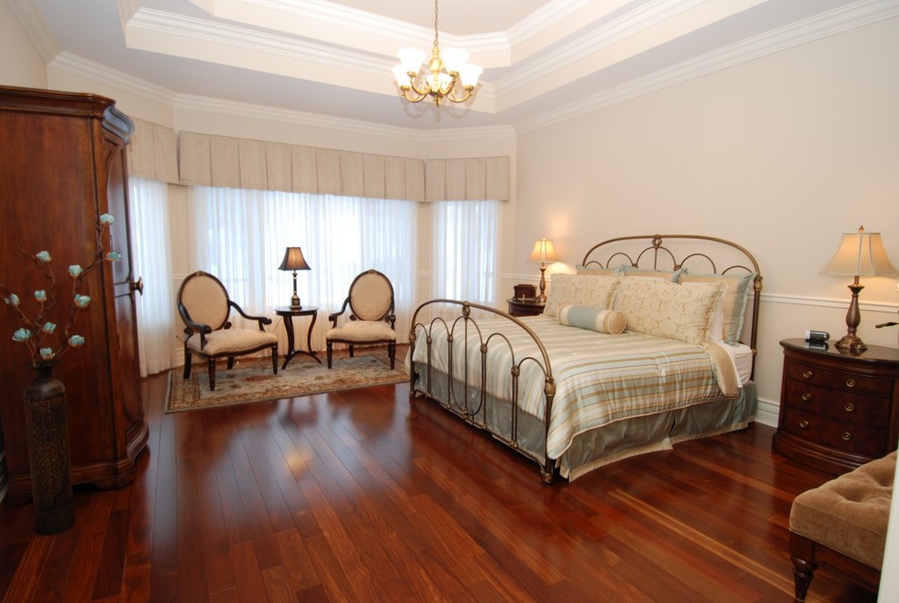 bedroom decorating ideas and designs Remodels Photos Audacia Design Downsview Kitchens Mount Royal Québec, Canada United States transitional-bedroom-001