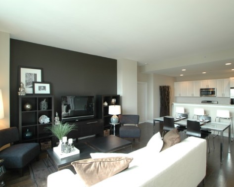 how to decorate a large wall in living room