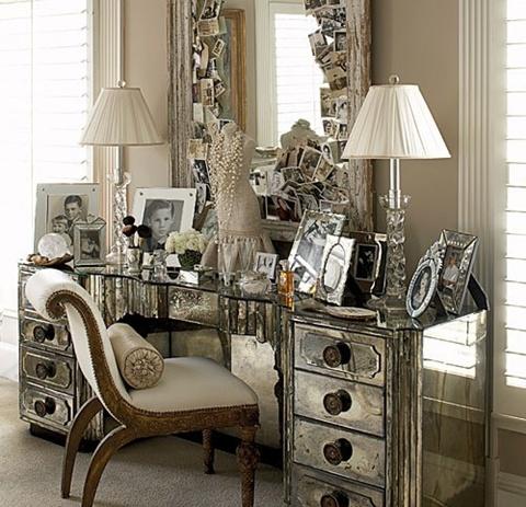 Mirrored Furniture in the Bedroom 1