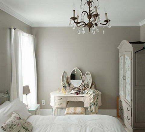 Mirrored Furniture in the Bedroom 5