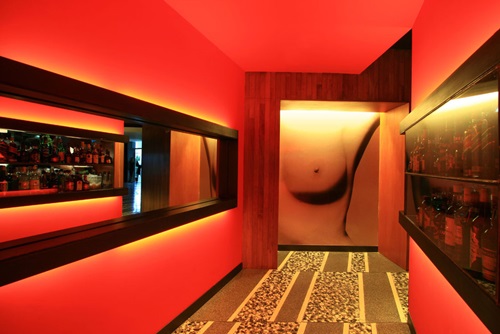 Best decorating ideas for small hallways