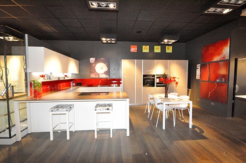 How to Use the Kitchen Storage in Decoration