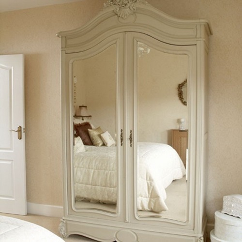 Advantages of having a Bedroom armoire