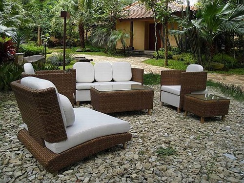 Best ways to clean your outdoor furniture