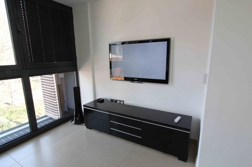 How to install flat panel TV stands