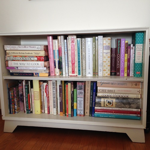Simple Shelf System That Offers a Lot of Room for Books