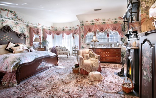 A fireplace in the bedroom!!…why not!