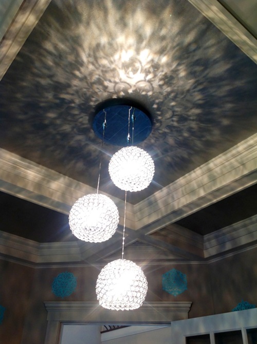 How to accentuate your walls with the perfect wall hanging !