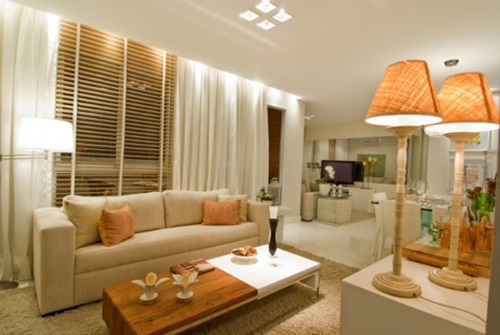 How to balance your living room decoration