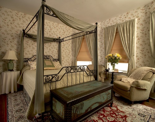 Victorian Bedroom – Tips on Furnishing Victorian Bedroom