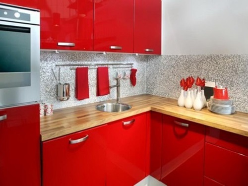 Red Color – Red in your Decorations this year
