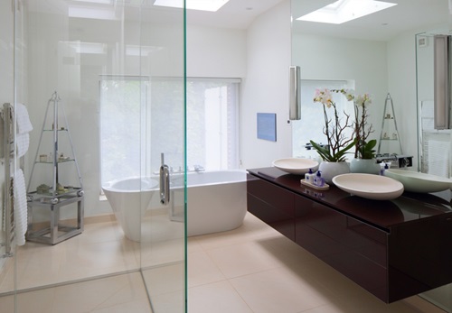 Achieving the Glamour of an Art Deco Bathroom