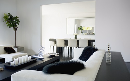 How to Masterly Accentuate a White Interior with Black