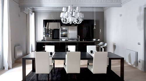 How to Masterly Accentuate a White Interior with Black