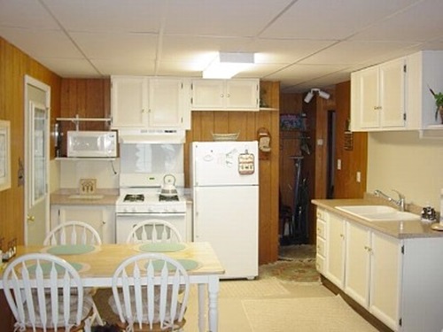 Combine your kitchen and dining room and Get space and style