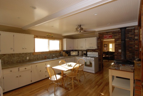 Combine your kitchen and dining room and Get space and style