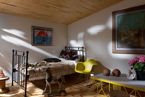 Inviting Pieces of Furniture for a House to Look a Picture