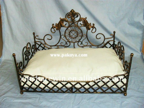 How to Choose a Metal Bed to Create a Stylish Look into Your Bedroom