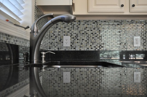 The Advantages and Disadvantages of Kitchen Mosaic Tiles
