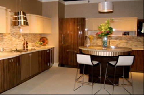 The Powerful Impact of the Glass Backsplash Tiles in your Kitchen