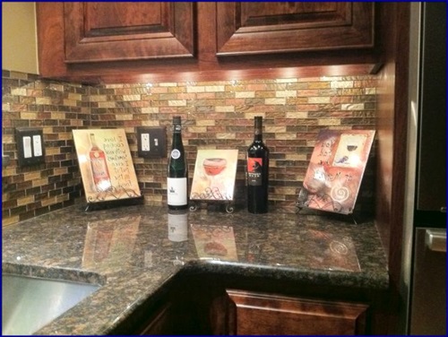 The Powerful Impact of the Glass Backsplash Tiles in your Kitchen