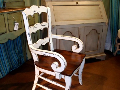 Tips to Remove the Musty Smell from your Old Wood Furniture