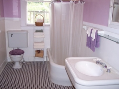 4 Tips to Help You with Decorating Your Tiny Bathroom