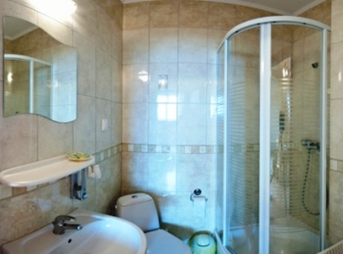 4 Tips to Help You with Decorating Your Tiny Bathroom