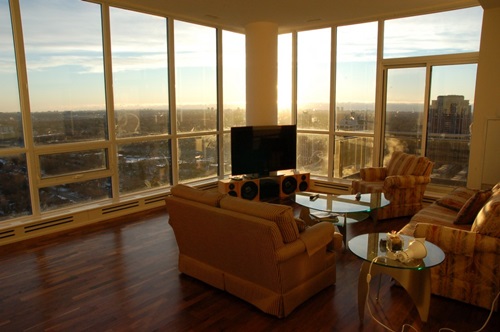 8 Secrets to Make Your Small Living Room Seem Spacious