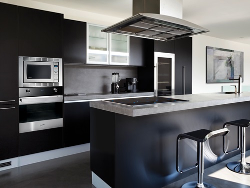 Breathtaking Glossy Black and White Kitchen Designs