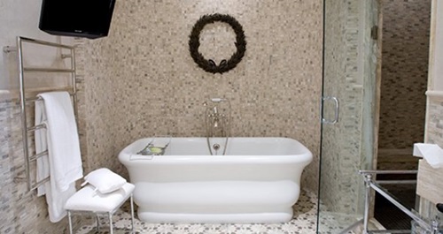 How to Use Framed Art Prints in Decorating your bathroom