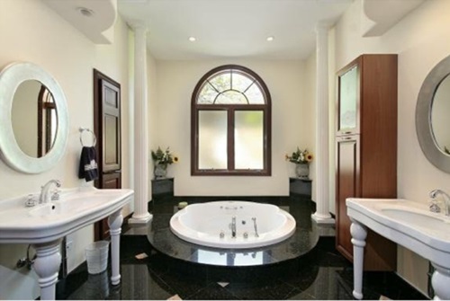 How to Use Framed Art Prints in Decorating your bathroom