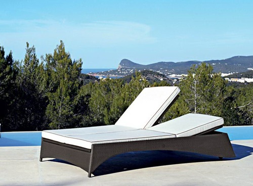 5 Great Tips for Having the Perfect Outdoor Relaxing Chaise Lounges
