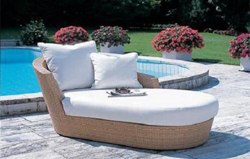 5 Great Tips for Having the Perfect Outdoor Relaxing Chaise Lounges