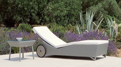 5 Great Tips for Having the Perfect Outdoor Relaxing Chaise Lounges