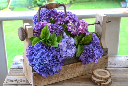 5 Neat Ideas That'll Show You Pallets Are Much more Than Wooden Planks