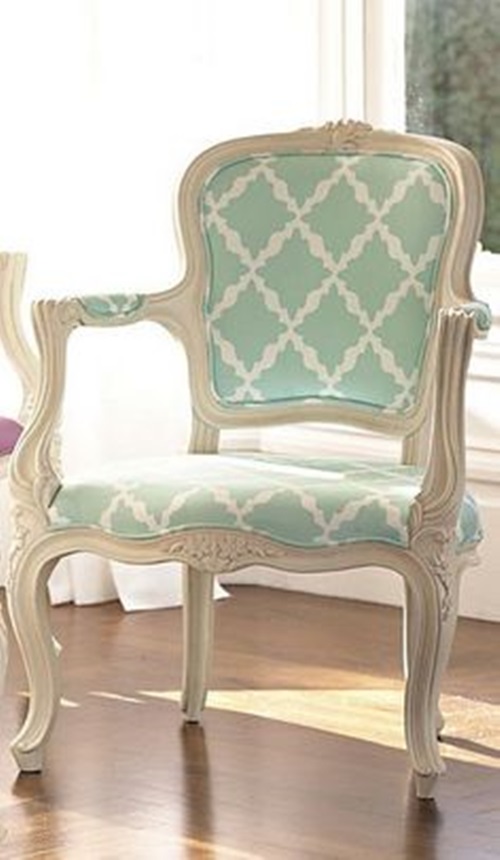 A 5 Step Guide for Repainting Fabric Chairs
