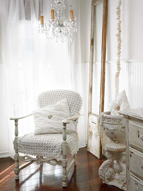A 5 Step Guide for Repainting Fabric Chairs