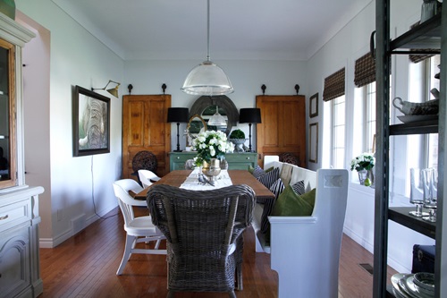Impressive Ideas to Your Modern Black and White Dining Room