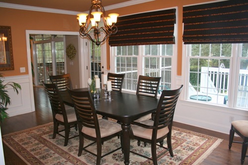 Impressive Ideas to Your Modern Black and White Dining Room