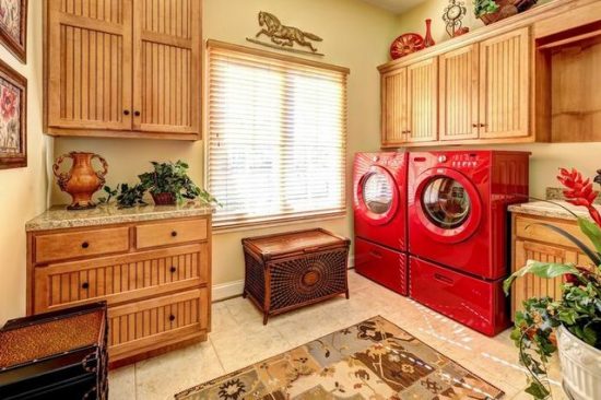 Have fun with laundry tasks by well-organized laundry room