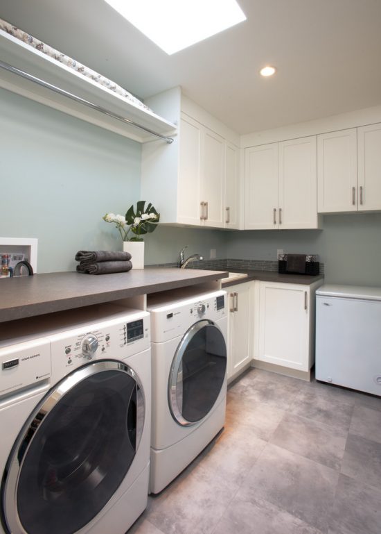 Have fun with laundry tasks by well-organized laundry room