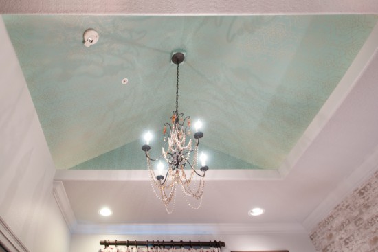 How to Create a Perfect Eclectic Look from the Designs of Amber Clore