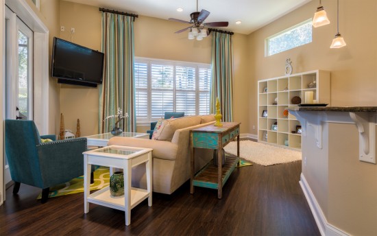 How to Create a Perfect Eclectic Look from the Designs of Amber Clore