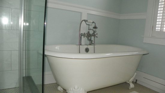 Genius Small Kitchen and Bathroom Solutions Inspired from Grand Décor Projects