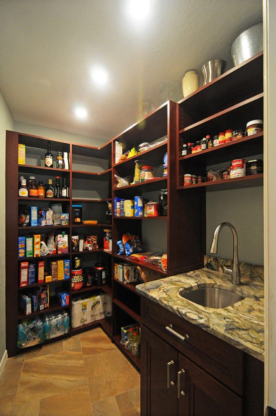 Useful ideas to help you organizing your pantry functionally and beautifully