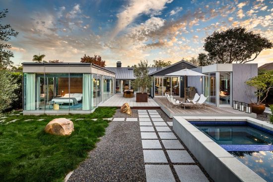 Breathtaking Outdoor Entertaining Spaces Inspired from Alex Belson's Projects