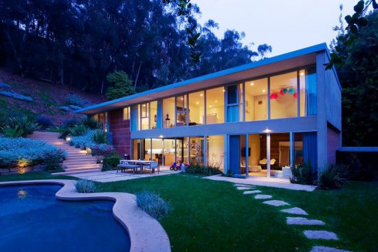 Breathtaking Outdoor Entertaining Spaces Inspired from Alex Belson's Projects