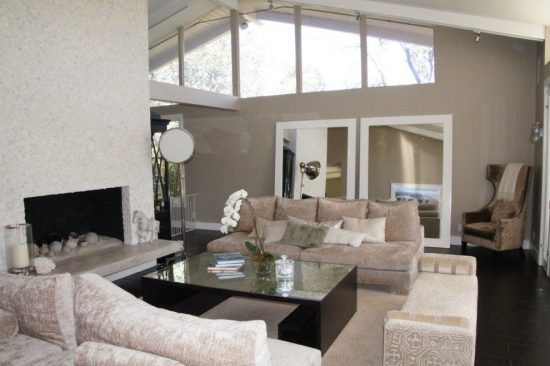 Refresh Your Living Room with One of Such Floor Options Presented by Rayna Marz